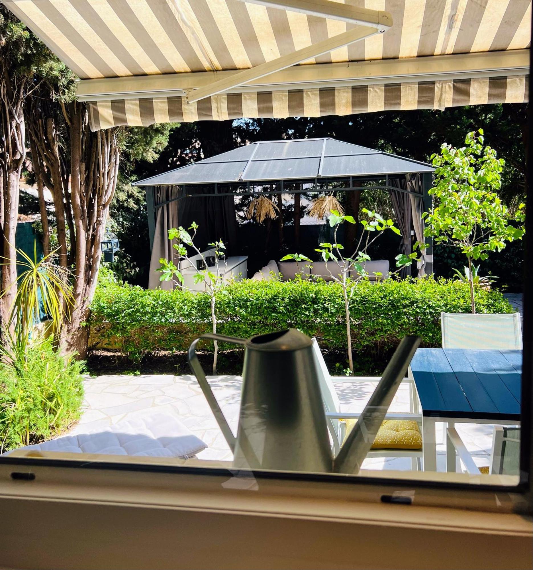 Superbe Avec Terrasse Jardin Et Parking Prive Appartement