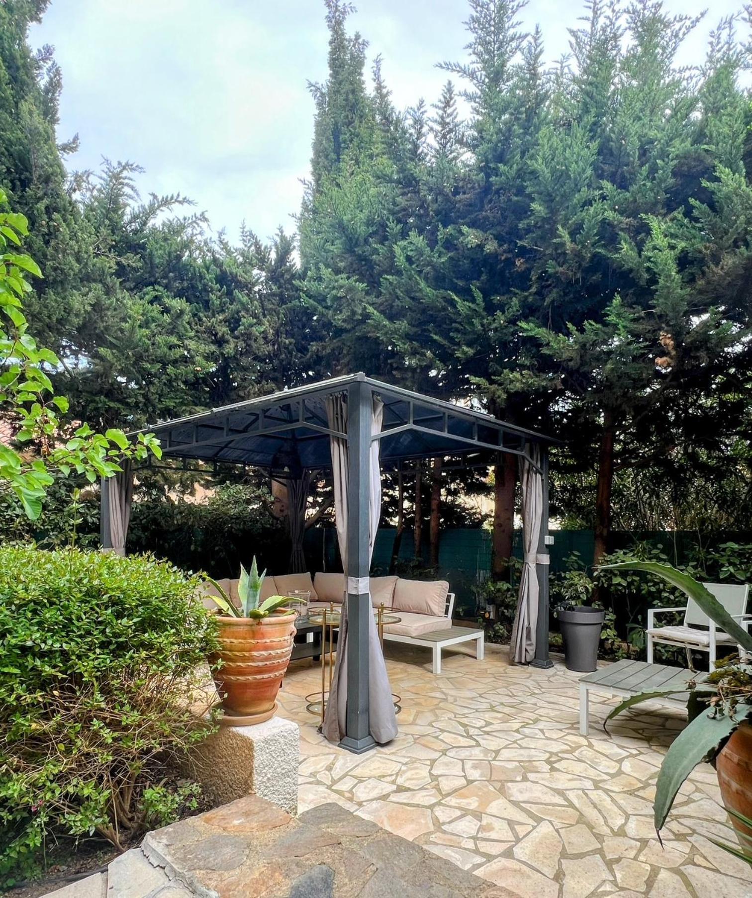 Superbe Avec Terrasse Jardin Et Parking Prive Apartment